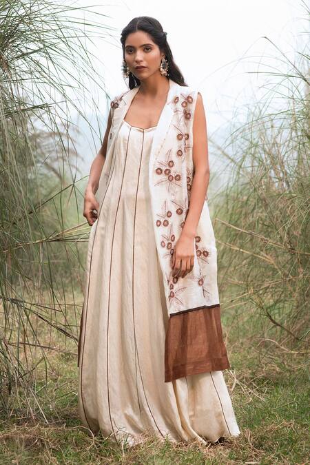 Buy_Kushani_Ivory Satin, Linen, Silk Lace, Earthy Petal Jacket And Sundance Whispers Dress 