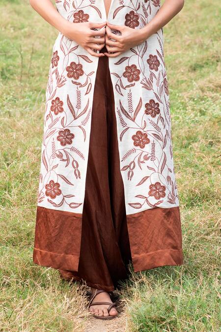 Buy_Kushani_Ivory Linen, Silk, Satin Embroidery, Beads Open Neck, Floral Applique Jacket Set 