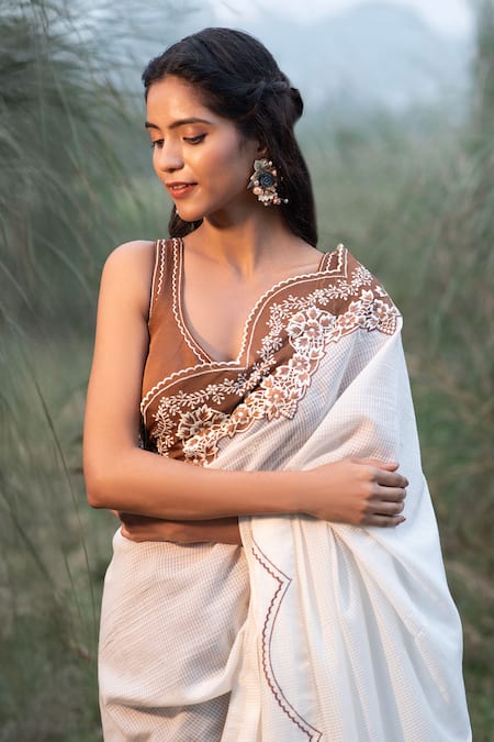 Kushani_Ivory Muslin Beads, Embroidery V-neck Mocha Brown Floral Saree With Blouse _Online_at_Aza_Fashions