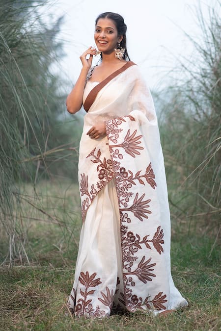 Kushani Ivory Floral Embroidered Saree & Blouse Set 