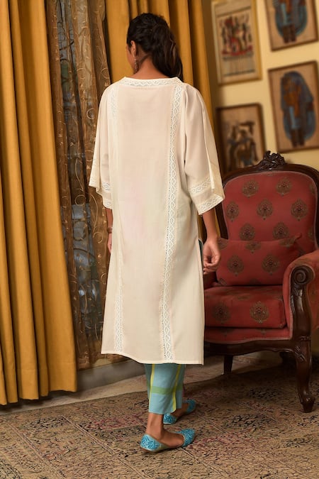 Nuhh Embroidered Off White Kurta & Multicolor Pant 