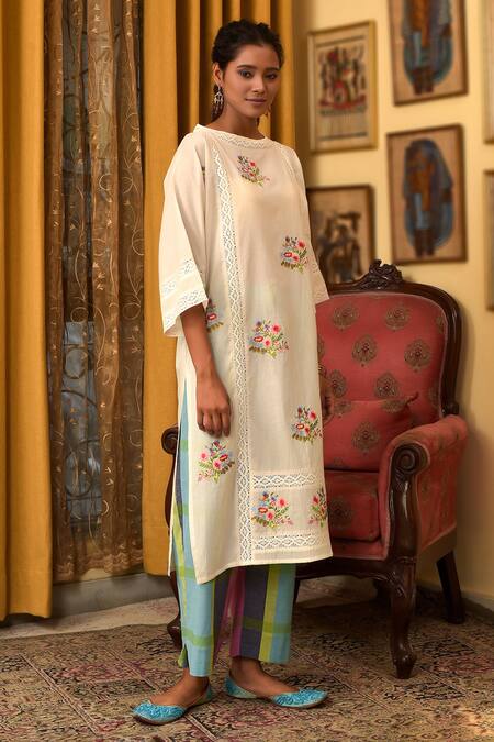 Buy_Nuhh_Off White Handloom Cotton Embroidery Round Neck Kurta And Multicolor Pant _Online_at_Aza_Fashions