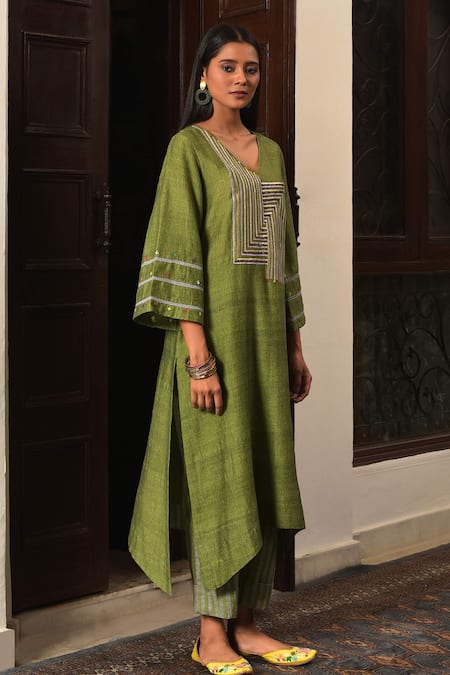 Nuhh_Olive Green Handloom Cotton Beads V-neck Handwoven Kurta And Pant _Online_at_Aza_Fashions