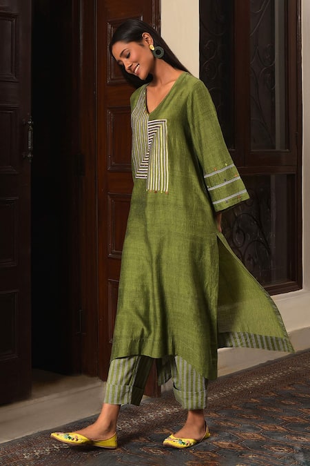 Buy_Nuhh_Olive Green Handloom Cotton Beads V-neck Handwoven Kurta And Pant _Online_at_Aza_Fashions