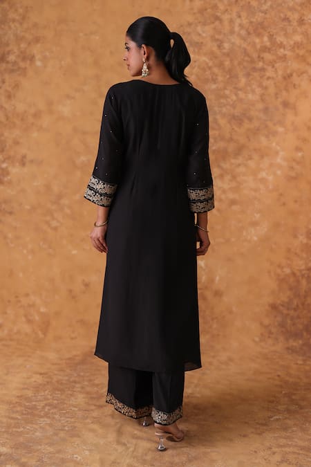 Shop_Pouli Pret_Black Chanderi, Organza Zari Split V-neck Zardozi Embroidered Kurta Set _at_Aza_Fashions