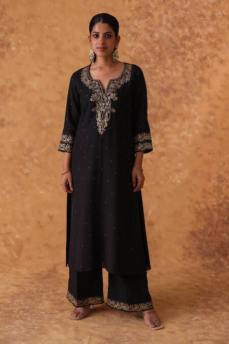 Buy_Pouli Pret_Black Chanderi, Organza Zari Split V-neck Zardozi Embroidered Kurta Set _Online_at_Aza_Fashions