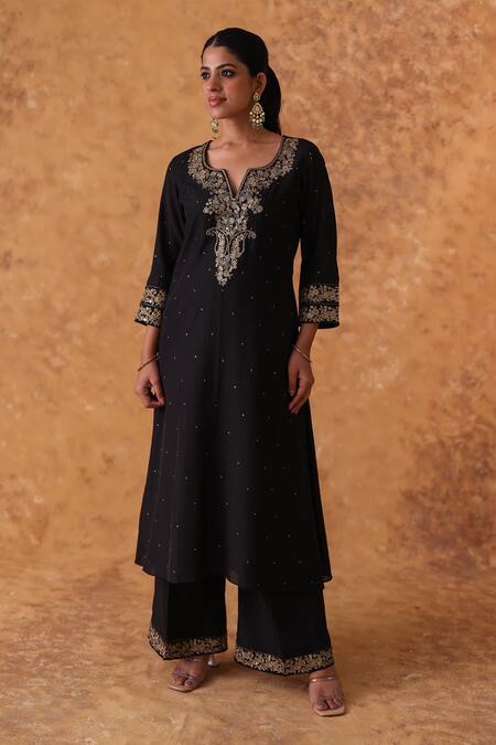 Shop_Pouli Pret_Black Chanderi, Organza Zari Split V-neck Zardozi Embroidered Kurta Set _Online_at_Aza_Fashions