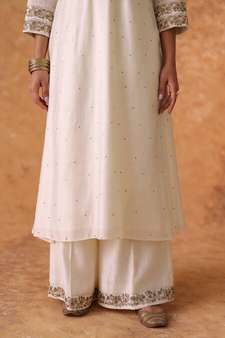 Buy Pouli Pret Ivory Chanderi, Organza Embroidery, Zari Split V-neck Zardozi Kurta Set Online at Aza Fashions Buy_Pouli Pret_Ivory Chanderi, Organza Embroidery, Zari Split V-neck Zardozi Kurta Set _Online_at_Aza_Fashions