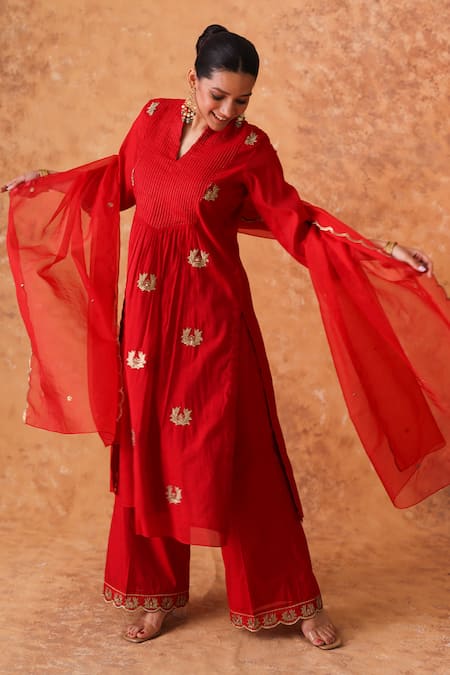 Pouli Pret Red Chanderi, Organza Zari Split V-neck Embroidered Kurta Pant Set at Aza Fashions Pouli Pret_Red Chanderi, Organza Zari Split V-neck Embroidered Kurta Pant Set _at_Aza_Fashions