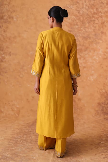 Pouli Pret Yellow Zari Embroidered Kurta Pant Set 