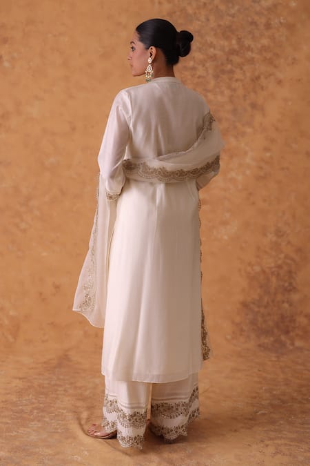 Shop_Pouli Pret_Ivory Chanderi, Cotton, Organza Zari Split V-neck Embroidered Kurta Set _at_Aza_Fashions