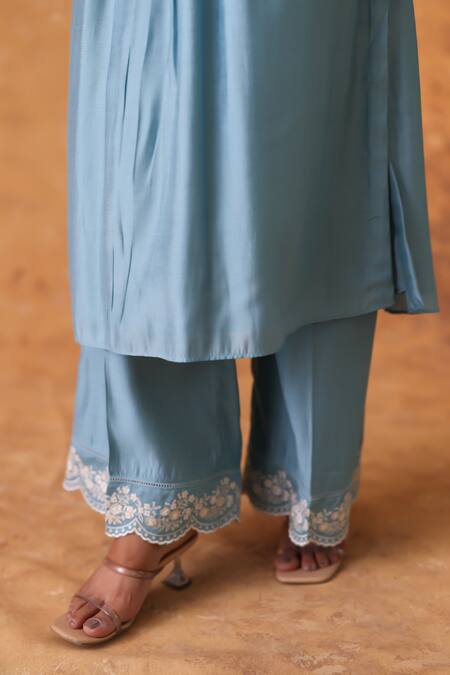Pouli Pret_Blue Chanderi, Organza Zari, Lace Round Neck Work Kurta Pant Set _Online_at_Aza_Fashions