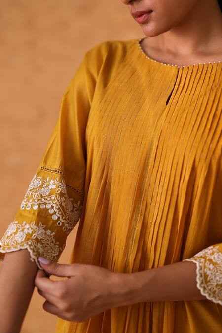 Pouli Pret_Yellow Chanderi, Organza Lace, Zari, Embroidery Round Neck Work Kurta Set _Online_at_Aza_Fashions