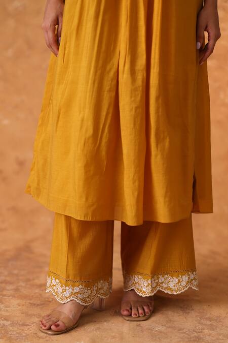 Buy_Pouli Pret_Yellow Chanderi, Organza Lace, Zari, Embroidery Round Neck Work Kurta Set _Online_at_Aza_Fashions