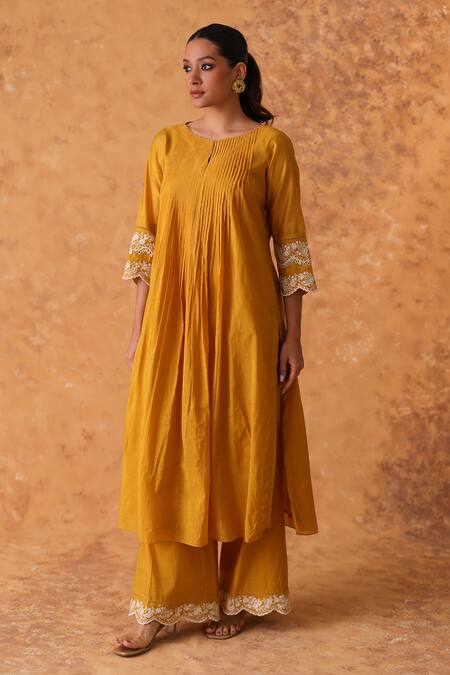 Pouli Pret_Yellow Chanderi, Organza Lace, Zari, Embroidery Round Neck Work Kurta Set _at_Aza_Fashions