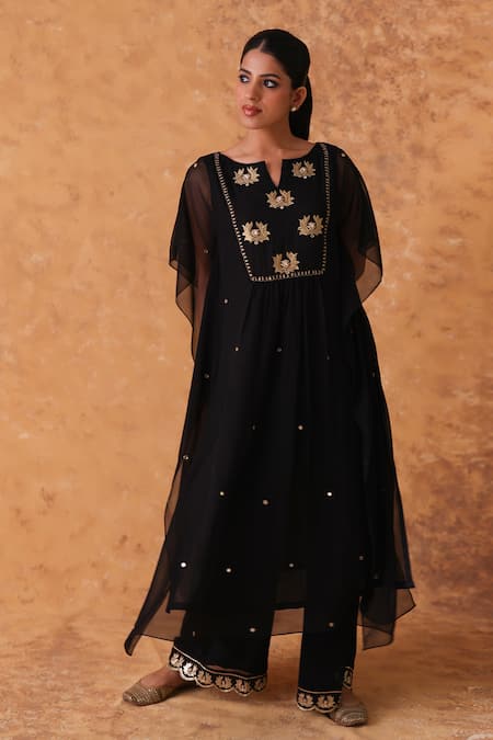Buy_Pouli Pret_Black Georgette Embroidery, Zari Round Neck Zardozi Kaftan And Pant Set 