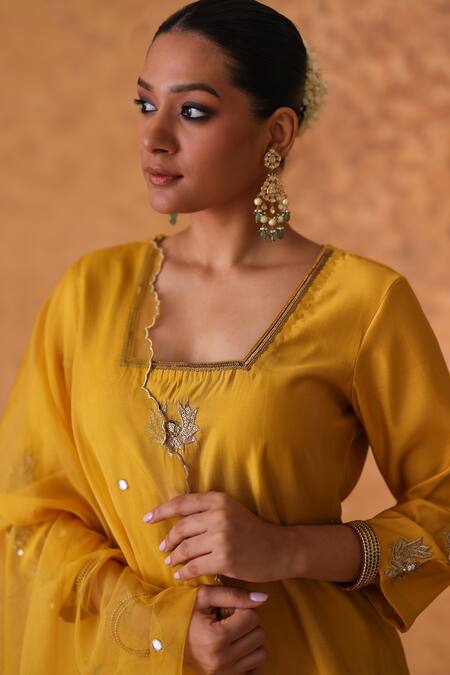 Buy_Pouli Pret_Yellow Chanderi, Organza Zari, Embroidery Square Neck Zardozi Kurta Gharara Set _Online_at_Aza_Fashions