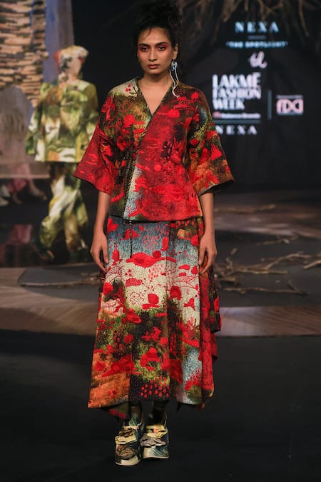 Til Red Cotton Embroidery Banaras Skirt
