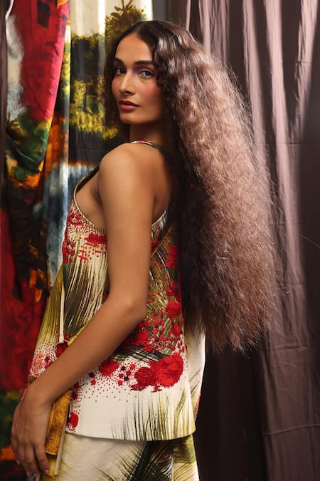 Shop_Til_Red Cotton Scoop Neck Crimson Grass Embroidered Vest _at_Aza_Fashions