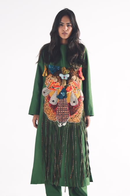 Til Green Chanderi Embroidery, Patchwork Round Neck Emerald Echo Kurta Set at Aza Fashions Til_Green Chanderi Embroidery, Patchwork Round Neck Emerald Echo Kurta Set _at_Aza_Fashions