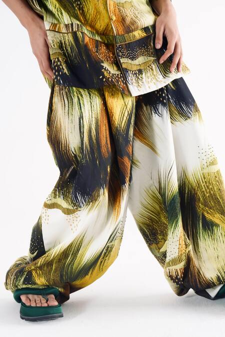 Til_Green Cotton Embroidery Grass Co-ord Set _Online_at_Aza_Fashions