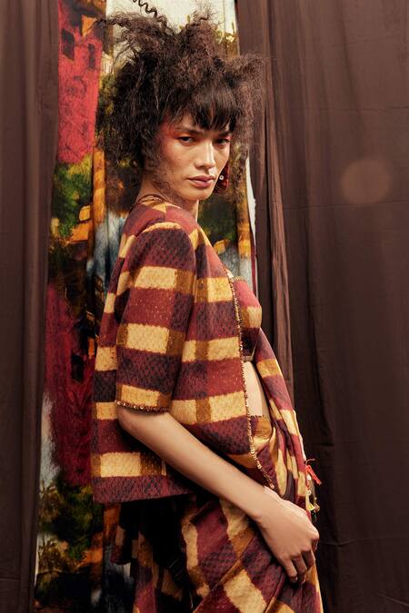 Til_Purple Silk Round Neck Plaid Saree Set _Online_at_Aza_Fashions