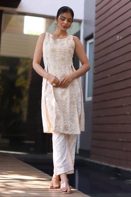 Nazar By Indu_Ivory Cotton Embroidery Round Neck Aari Kurta Pant Set _Online_at_Aza_Fashions