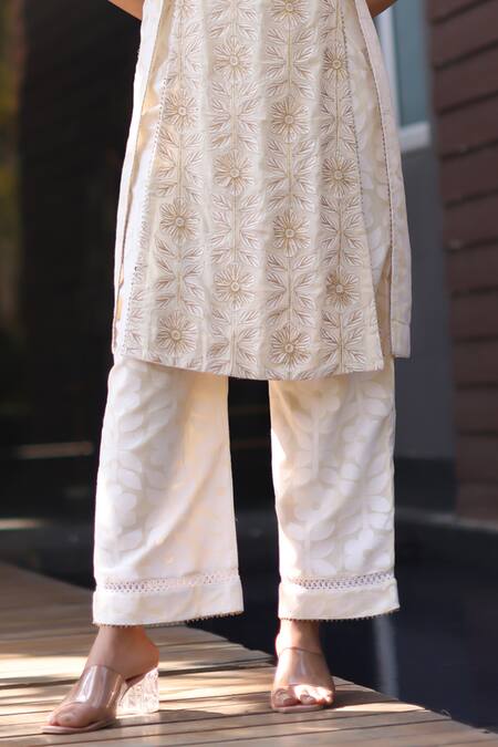 Buy Nazar By Indu Ivory Cotton Embroidery Round Neck Aari Kurta Pant Set Online at Aza Fashions Buy_Nazar By Indu_Ivory Cotton Embroidery Round Neck Aari Kurta Pant Set _Online_at_Aza_Fashions