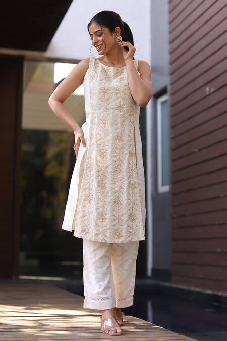 Shop_Nazar By Indu_Ivory Cotton Embroidery Round Neck Aari Kurta Pant Set _Online_at_Aza_Fashions