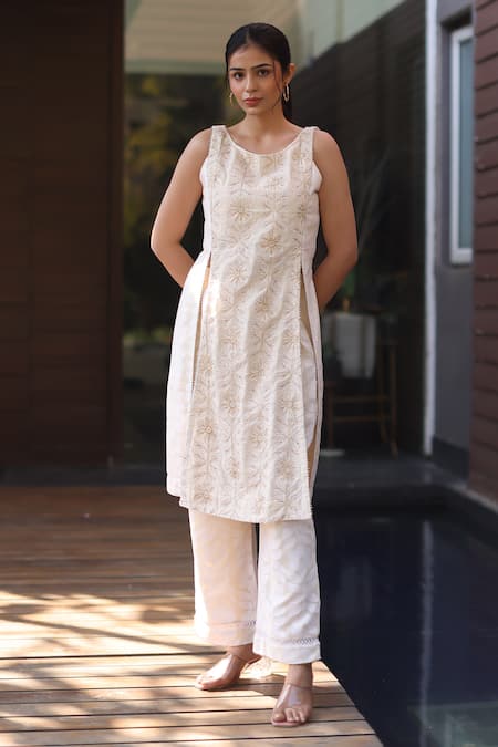 Nazar By Indu Ivory Aari Embroidered Kurta Pant Set 