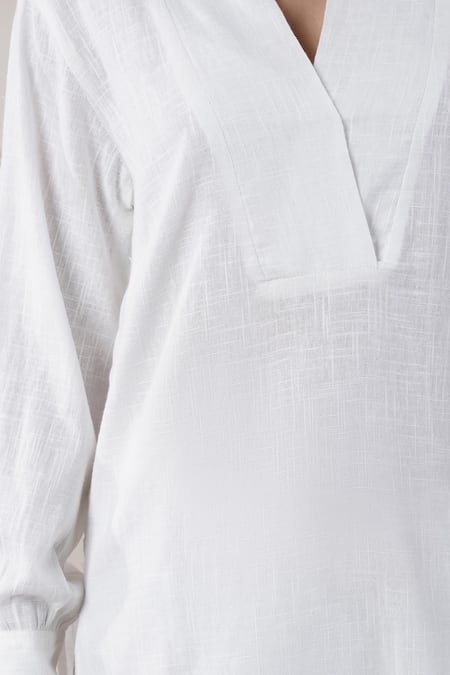 Naintara Bajaj_White Cotton Split V-neck Kurta And Pant Set _Online_at_Aza_Fashions