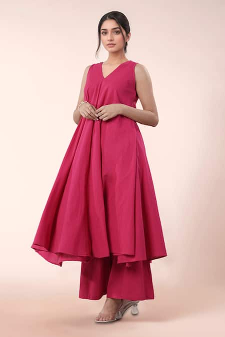 Naintara Bajaj Fuchsia Designer Kurta & Pant Set 