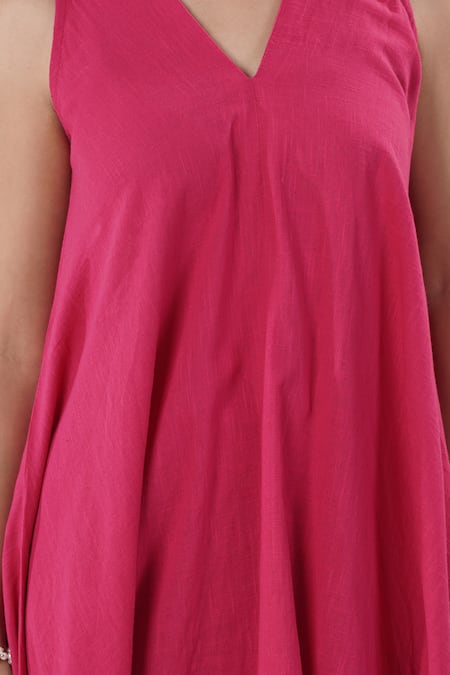 Naintara Bajaj_Fuchsia Cotton V-neck Designer Kurta And Pant Set _Online_at_Aza_Fashions