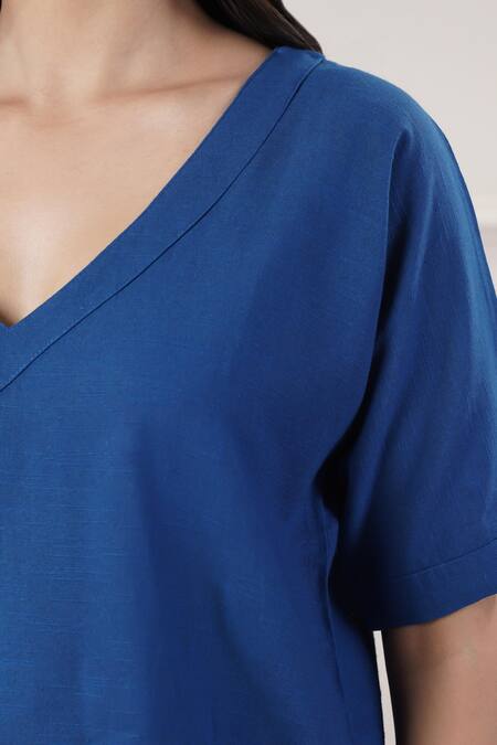 Naintara Bajaj_Blue Cotton V-neck Designer Top And Pant Set _Online_at_Aza_Fashions