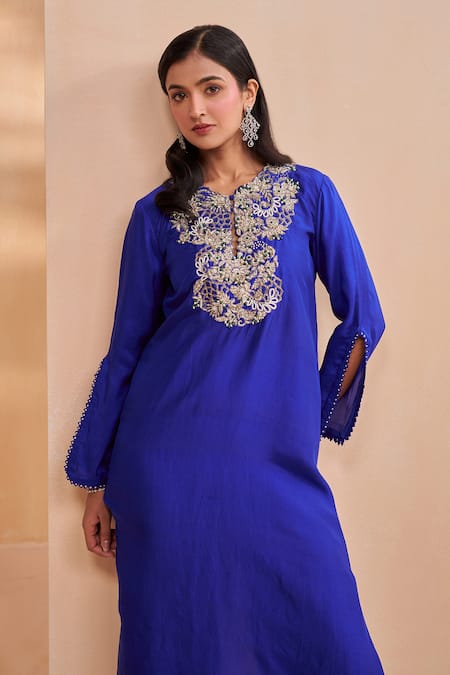 Aakansha Gupta Blue Silk Embroidery Round Neck Designer Amaris Kurta Set at Aza Fashions Aakansha Gupta_Blue Silk Embroidery Round Neck Designer Amaris Kurta Set _at_Aza_Fashions