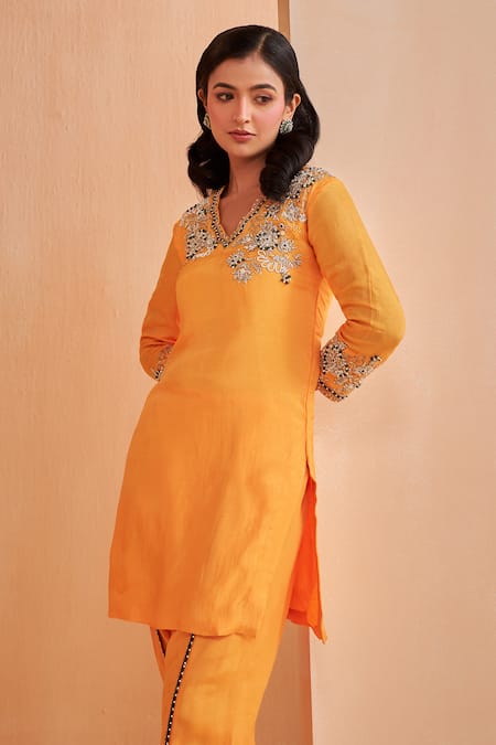 Shop_Aakansha Gupta_Orange Tussar, Silk Sequins, Embroidery Split V-neck Aelina Kurta Set _Online_at_Aza_Fashions