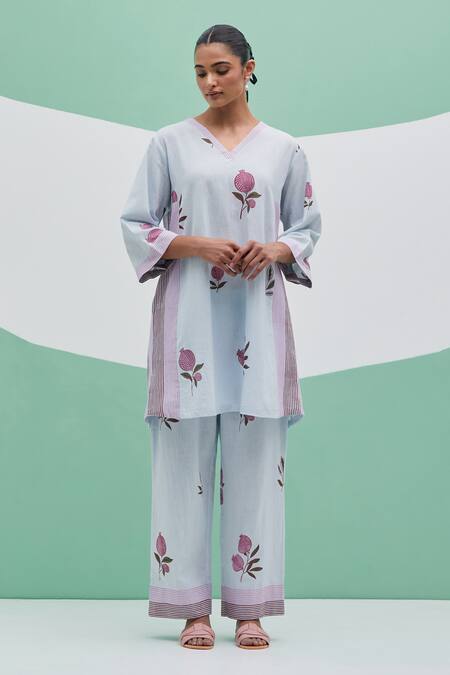 Buy_Priya Chaudhary_Sky Blue Linen Embroidery V-neck Block Print Kurta Set _Online_at_Aza_Fashions