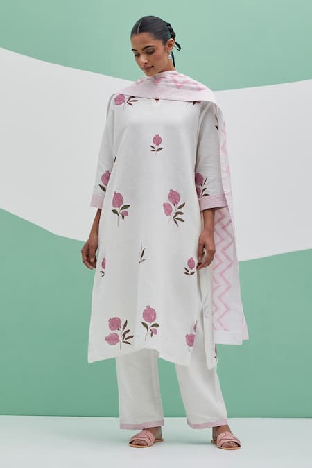 Priya Chaudhary White Linen Embroidery Split V-neck Block Print Kurta Set 