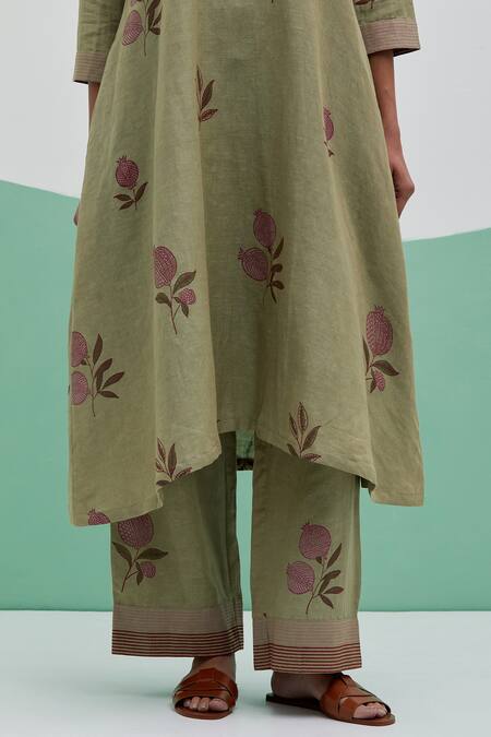 Shop_Priya Chaudhary_Green Linen Embroidery V-neck Block Print Kurta Set 
