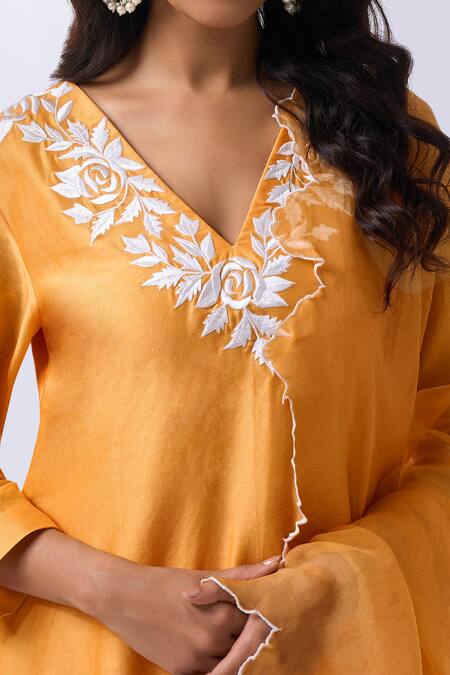Buy_House Of Pink_Orange Chanderi, Organza Embroidery, Pearls V-neck Light Kurta Set _Online_at_Aza_Fashions
