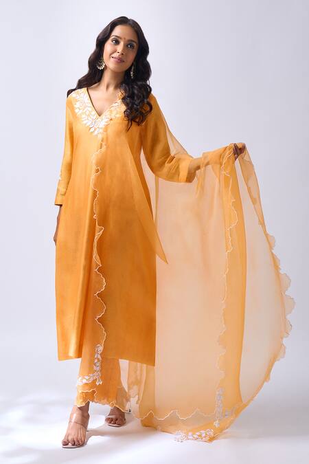 Shop_House Of Pink_Orange Chanderi, Organza Embroidery, Pearls V-neck Light Kurta Set _Online_at_Aza_Fashions