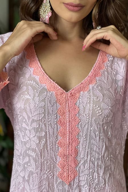 LABEL AISHWARYRIKA_Pink Georgette Embroidery V-neck Chikankari Lace Kurta Set _at_Aza_Fashions