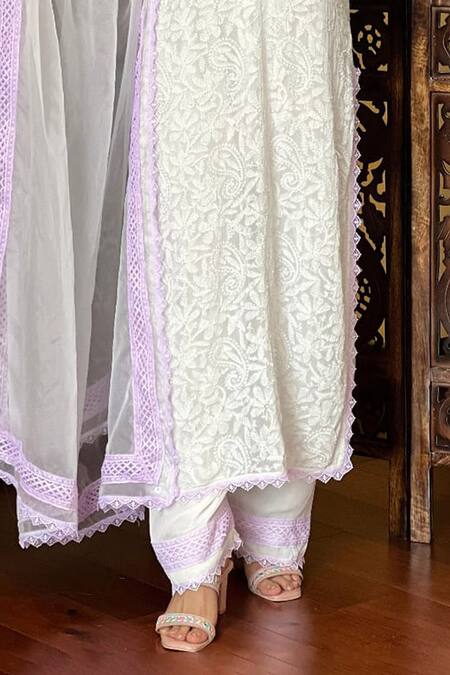 LABEL AISHWARYRIKA White Georgette Embroidery Lilac Chikankari Lace Kurta Set Online at Aza Fashions LABEL AISHWARYRIKA_White Georgette Embroidery Lilac Chikankari Lace Kurta Set _Online_at_Aza_Fashions