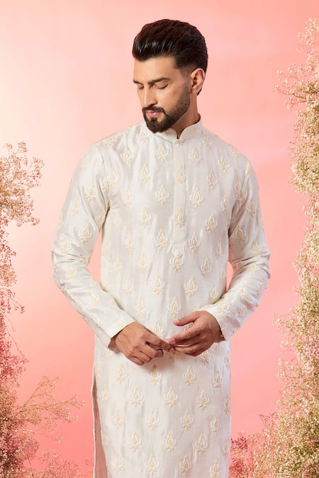Kasbah_Ivory Silk Embroidery Chikankari Kurta _Online_at_Aza_Fashions
