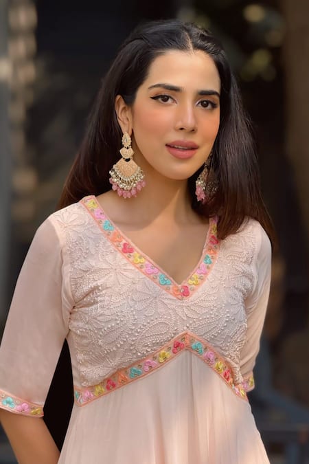 Shop LABEL AISHWARYRIKA Peach Georgette Embroidery V-neck Muted Chikankari Anarkali Set Online at Aza Fashions Shop_LABEL AISHWARYRIKA_Peach Georgette Embroidery V-neck Muted Chikankari Anarkali Set _Online_at_Aza_Fashions