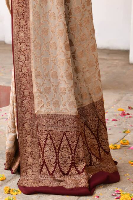 Buy_Naaritva India_Cream Crepe, Chiffon, Silk Handwoven Work Banarasi Saree With Running Blouse 