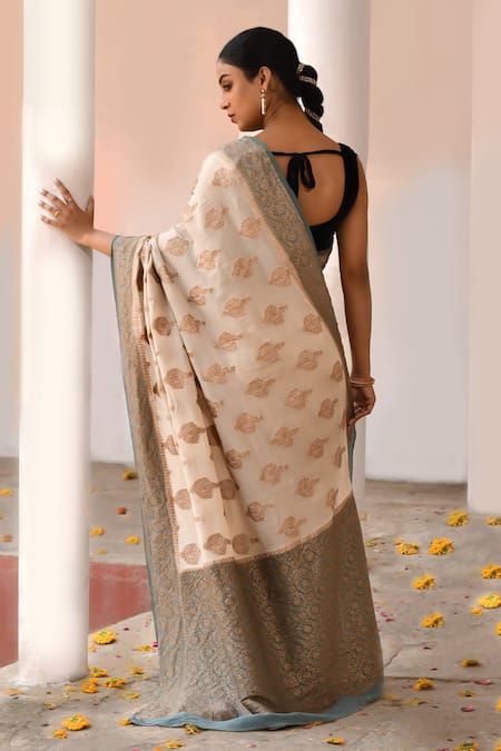 Naaritva India Ivory Handwoven Zari Banarasi Saree With Running Blouse 