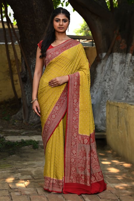 Naaritva India Yellow Crepe, Chiffon, Silk Zari Handwoven Banarasi Saree With Running Blouse 