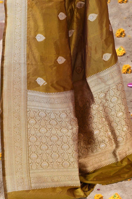 Buy_Naaritva India_Mustard Zari Handwoven Yellow Banarasi Saree With Running Blouse 