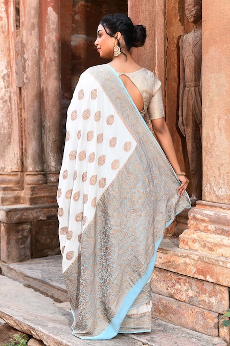 Naaritva India Handwoven Zari Work Banarasi Saree With Running Blouse 